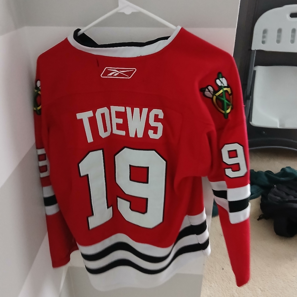 Chicago black hawks jersey Jonathan toews yoth XL
